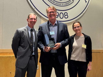 Professor Michael Chapman received the Jesse W. Beams Research Award on October 24, 2025.